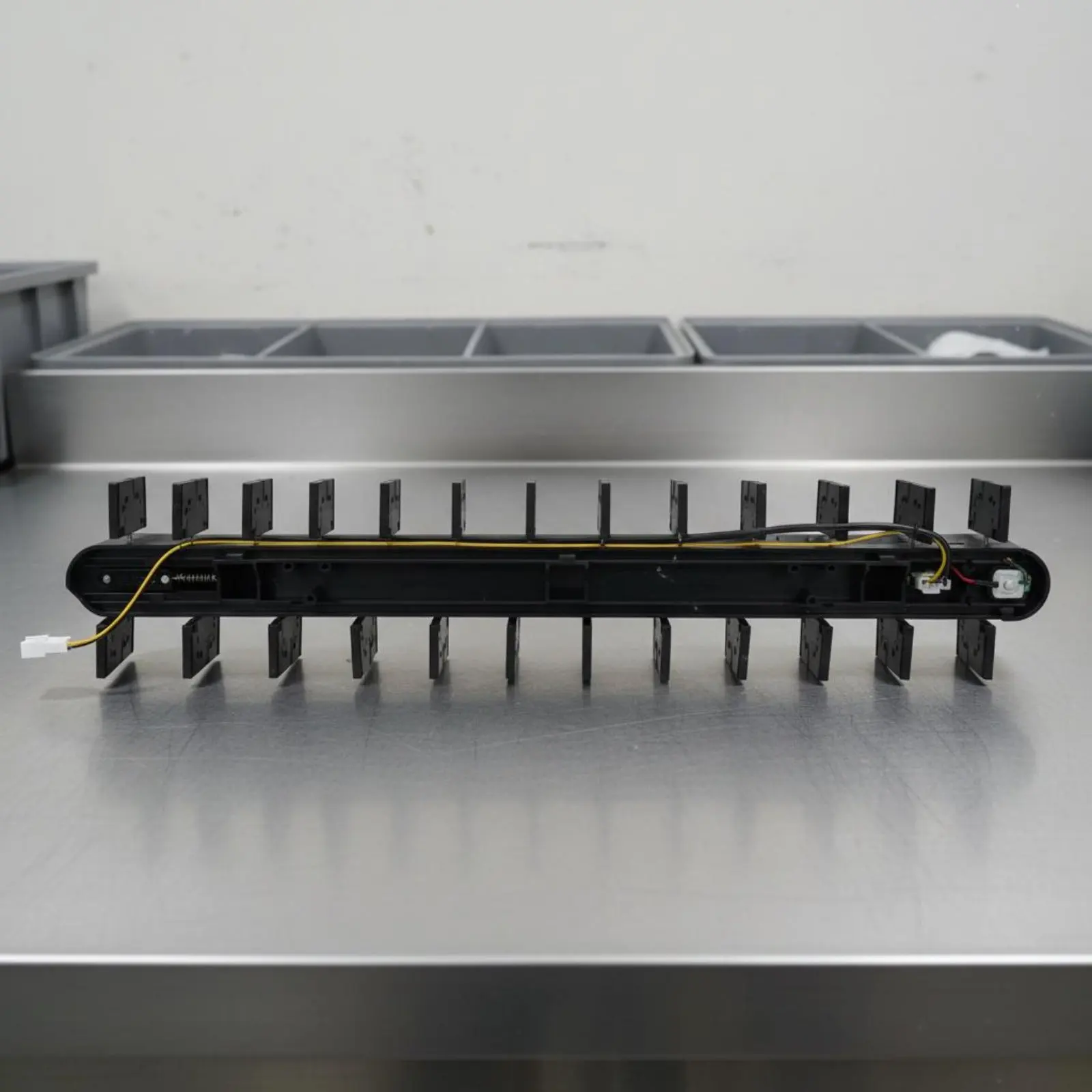 

Dispensing Machine Product Pusher Guide 24V Motor Automatic Dispensing Machine Pusher Tray