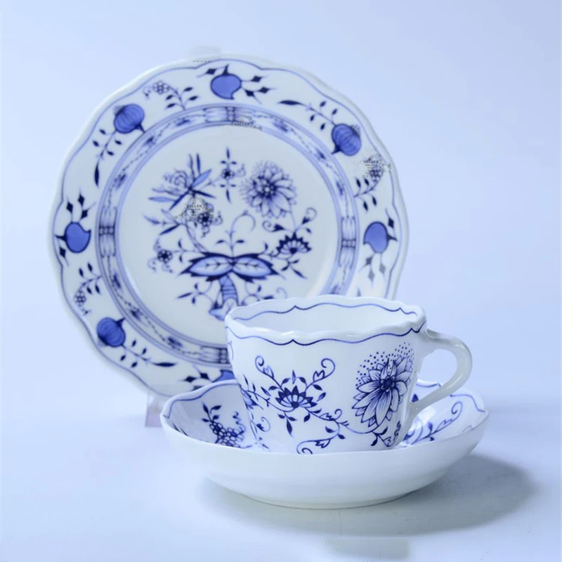 Ceramic Cup and Saucer Snack Dish 3-Pcs Blue Onion Espresso Coffee Mug Afternoon Tea Bone China Teaset Gift Box Drinkingware