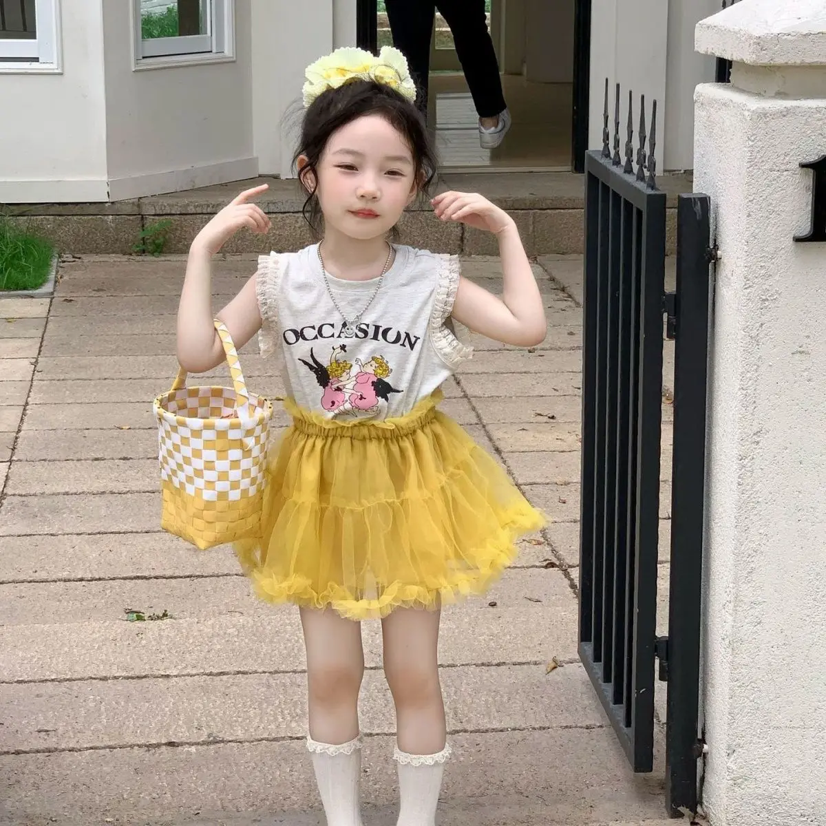 

Новые летние модные комплекты для маленьких девочек, футболка + желтые юбки, милые костюмы принцессы, От 2 до 6 лет