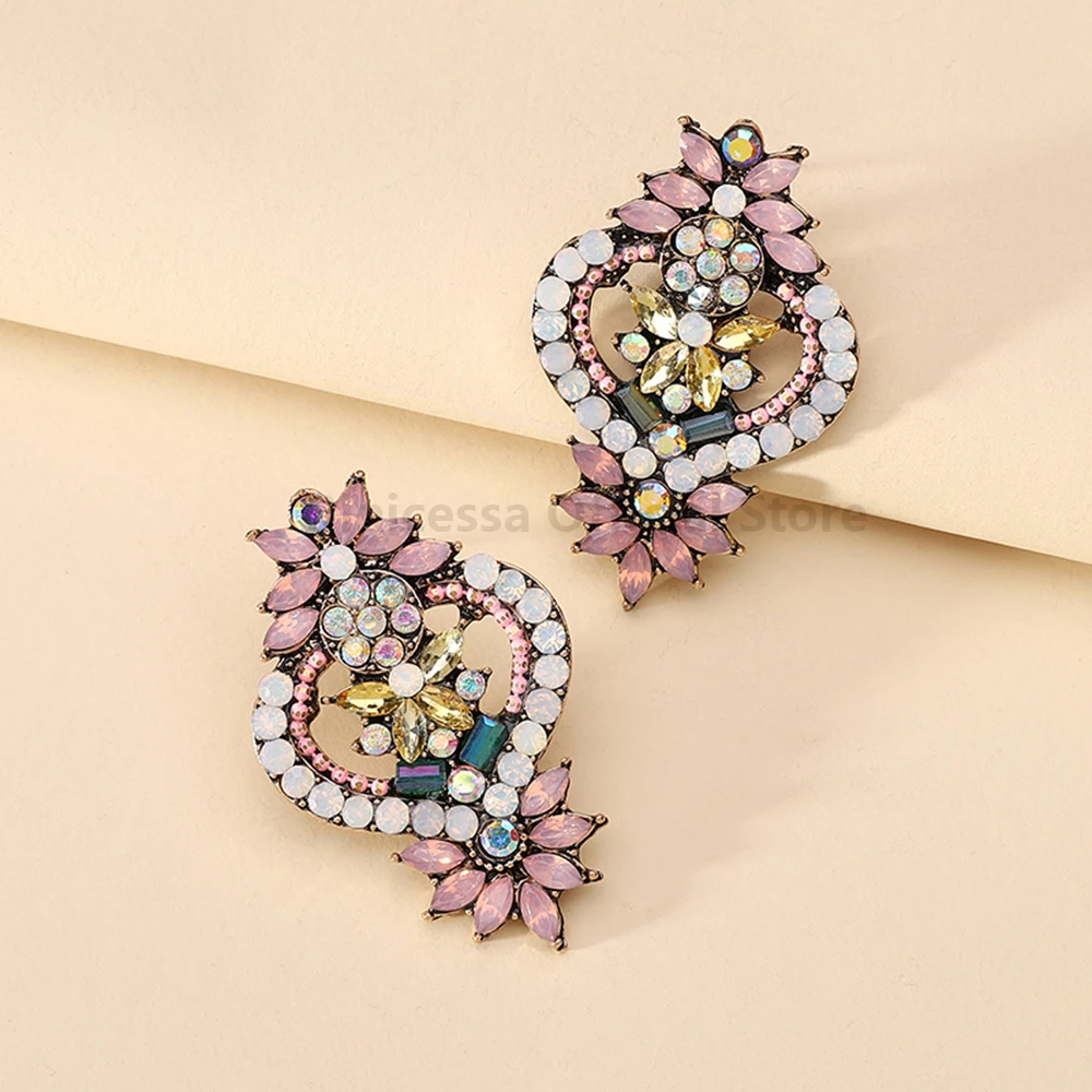 Vintage Fashion Crystal Flower Charm Decor Stud Earrings For Women Trend Luxury Design Unusual Party Jewelry Ear Accessories