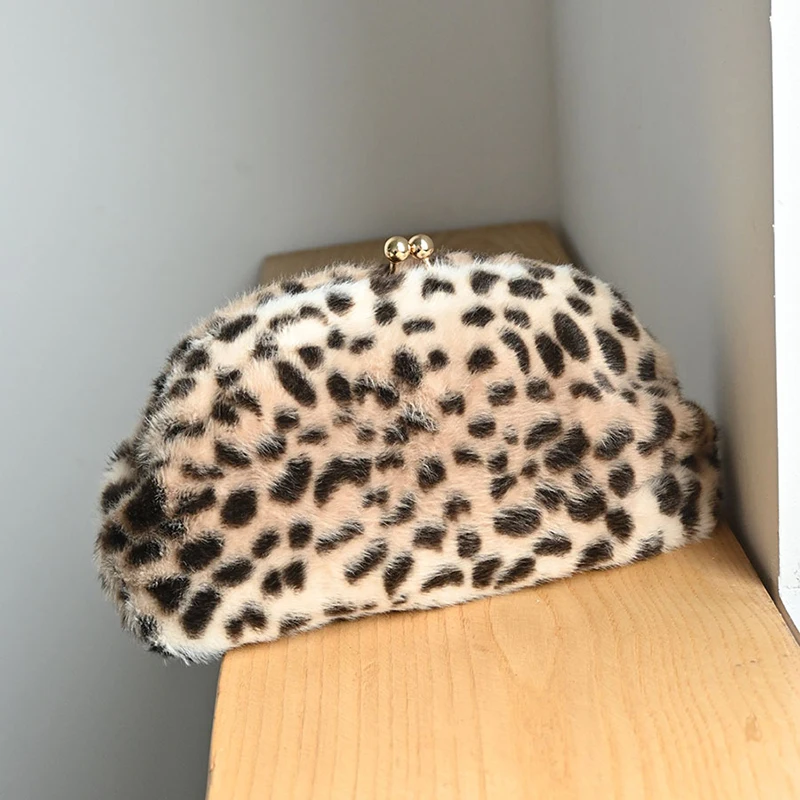 Luxury Faux Fur Leopard Print Clutch Autumn Winter Soft Plush Women's Purse Fashion Party Evening Bag Kiss Lock Design Clip Bag