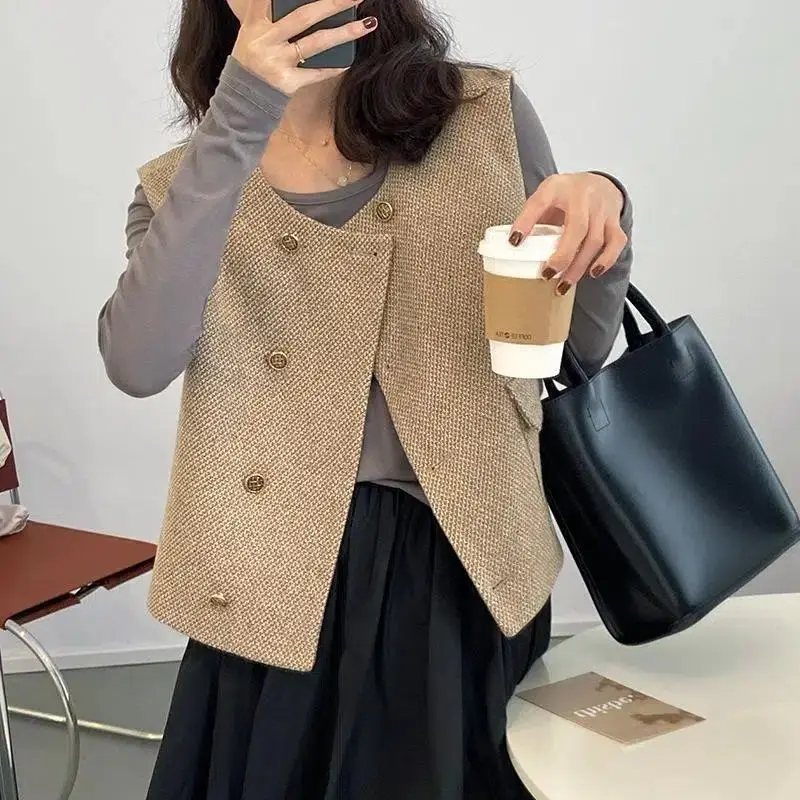 Small Fragrant Style Suit Vest Women's Short Coat Outside Winter Autumn French Sleeveless Vest 2024 Korean Chic Tops