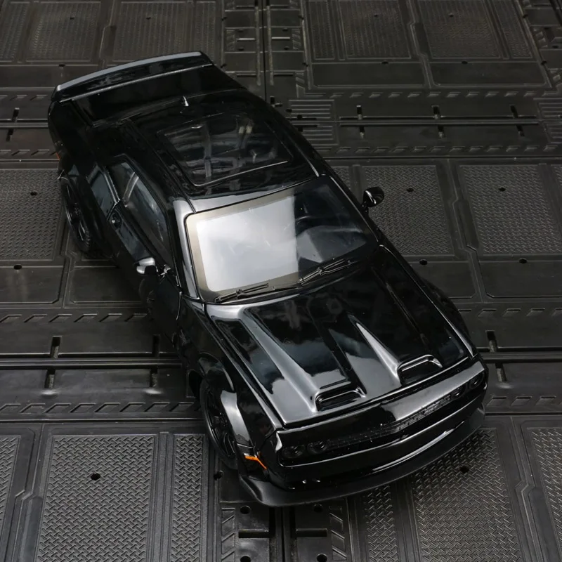 1:24 Dodge Hellcat legering model auto ornamenten collectie akoestisch-optische deur-opening jongen stuurinrichting schokabsorberend speelgoed