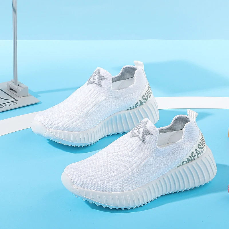 

Girls' fashion mesh casual sports shoes, PU fabrics, EVA soles, light and comfortable, suitable for spring and autumn.