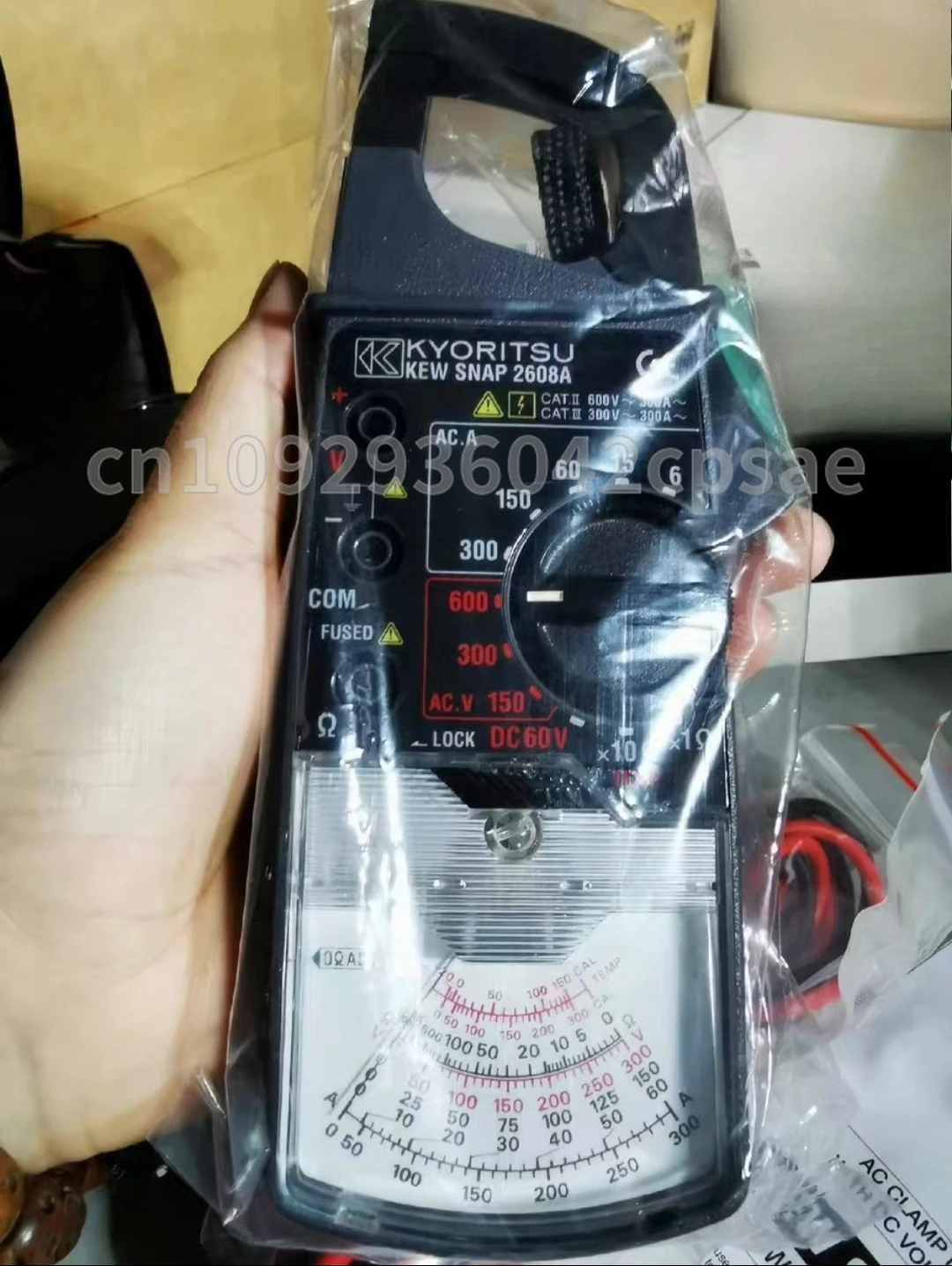 

KYORITSU 2608A Аналоговые клещи переменного тока MAX AC300A