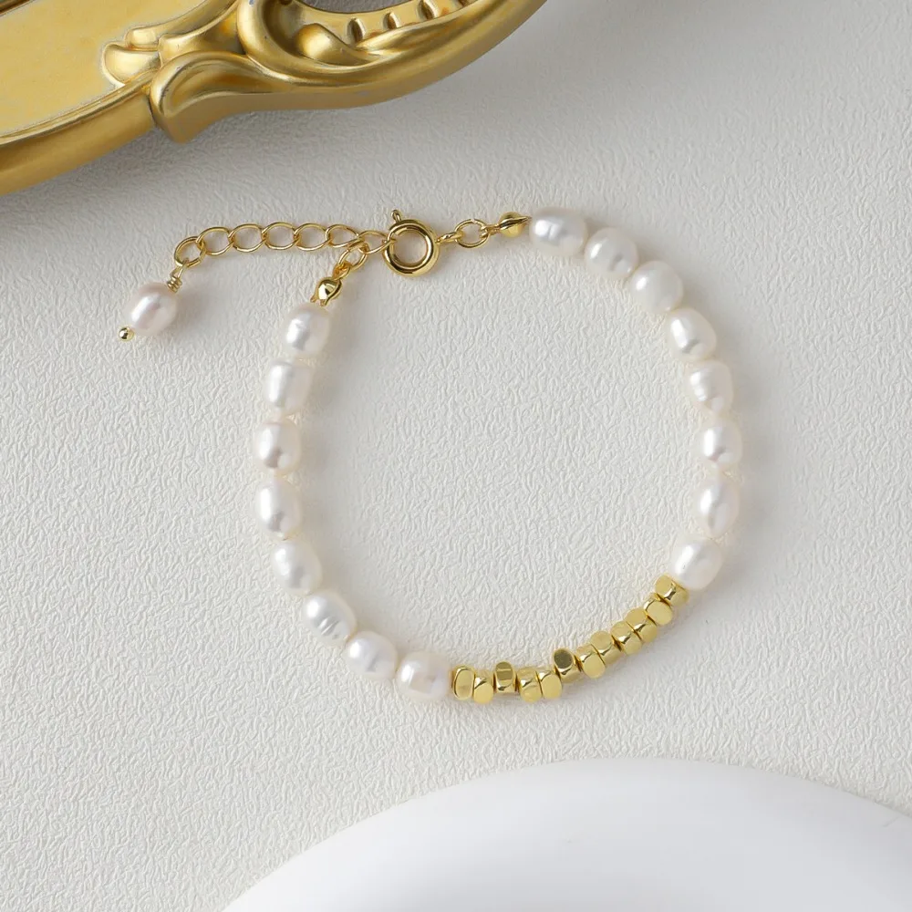 

Classic French Style Freshwater Pearl Splicing Metal Square Beads Fashion Light Luxury Bracelet Adjustable Clavicle Necklace