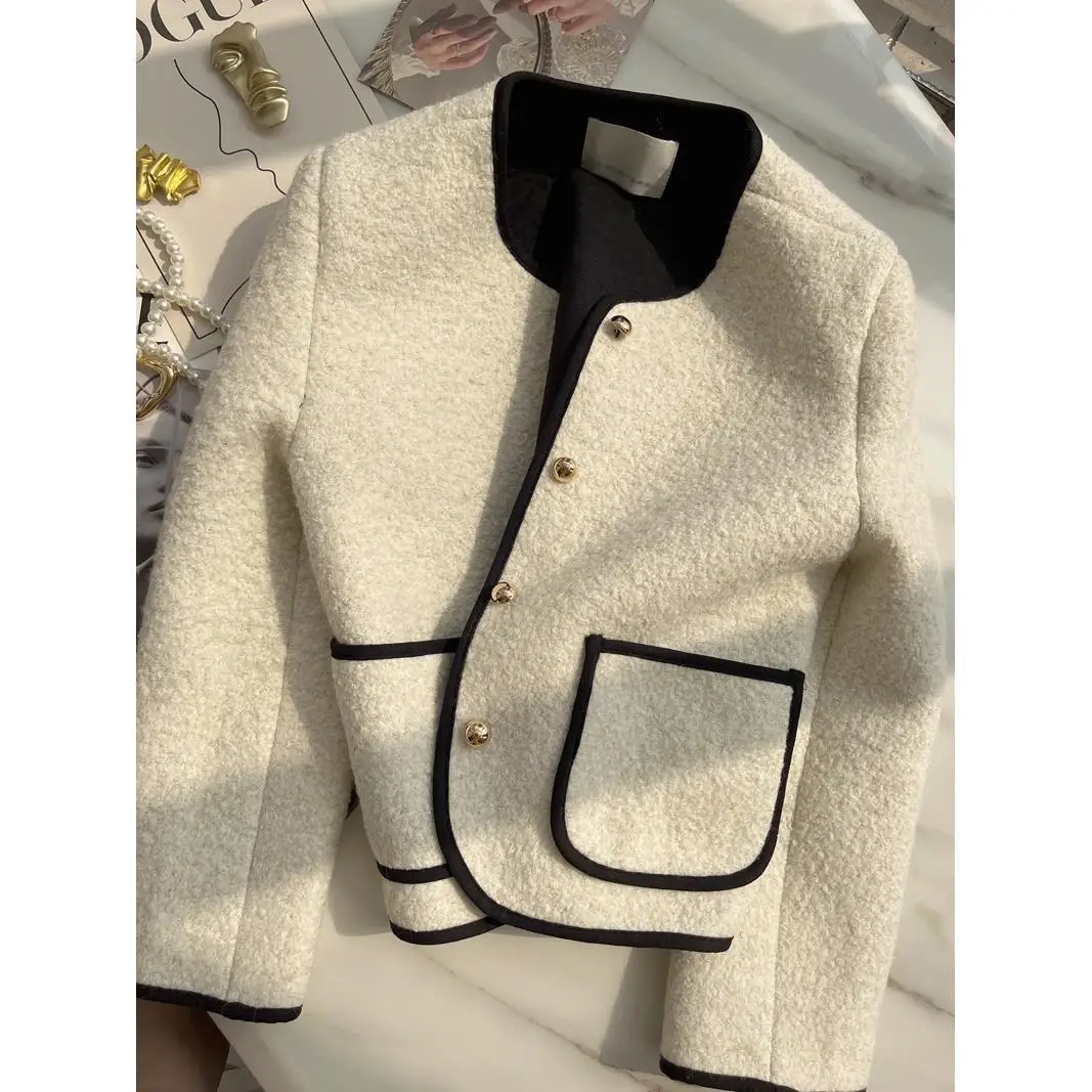 2024 Herbst elegante schöne Luxus weiße Jacke für Frauen High-End modische Top geeignet für Frauen mit Knöpfen und Taschen