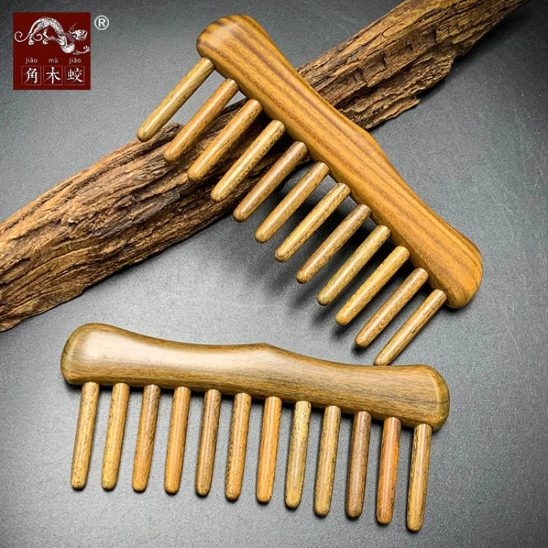 

Green sandalwood comb, rib comb, insert comb production
