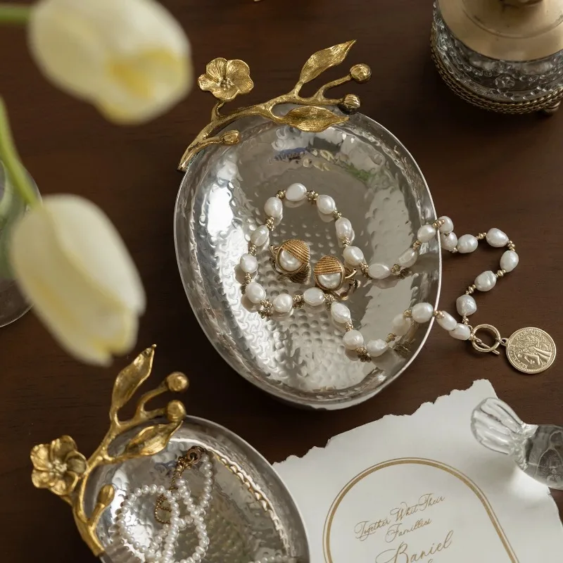Metal Jewelry Tray Retro Creative Plum Blossom Bracelet Tray Multipurpose Luxury Necklace Organizer Trays Entrance Ring Trays