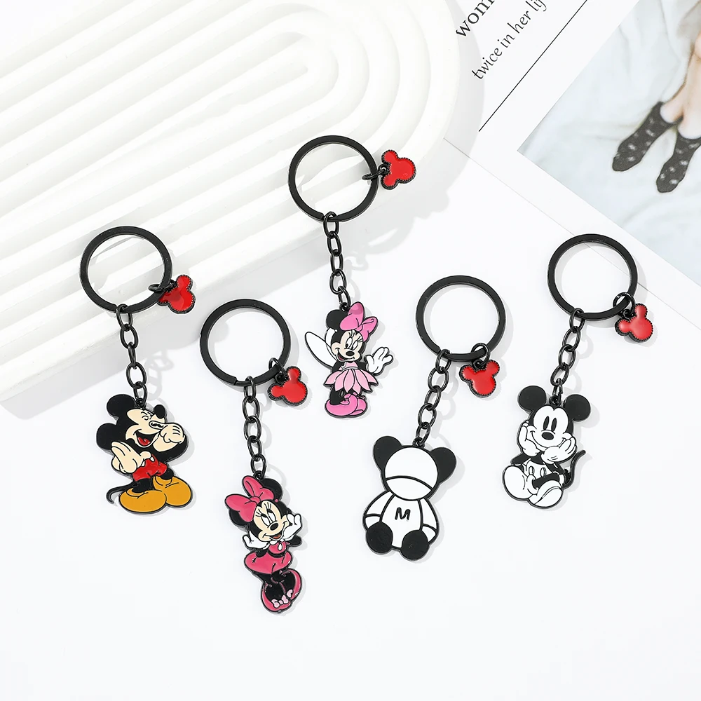 Mickey Mouse Keychain Disney Metal Enamel Pendant Keyrings Cute Mickey Minnie Keyholder for Bag Accessories Gift for Friends