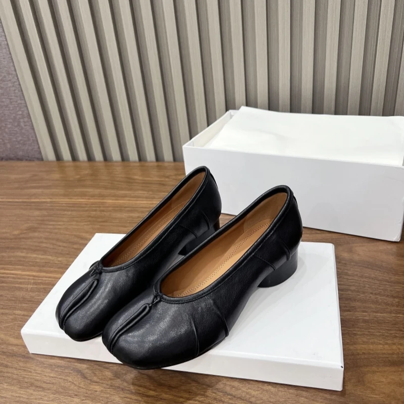 2025 Autumn/Winter New Folded Toe Split Toed Flats Pigskin Ballet Flats Low Heel Mid Heel Mary Jane Women's Single Shoes