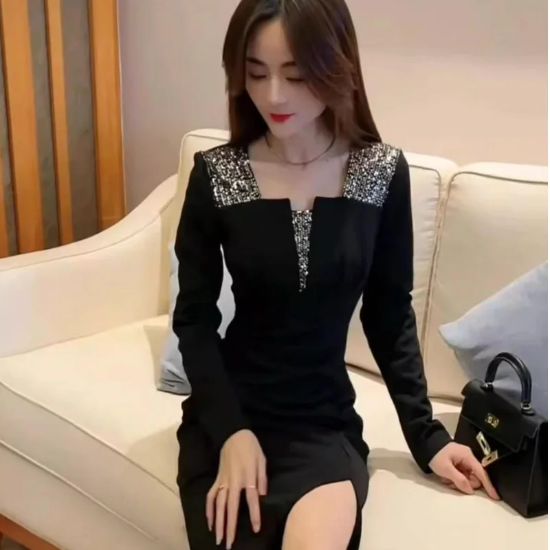 Caliente 2025 nueva falda elegante y de gama alta a la moda con un estilo elegante y elegante vestido de manga larga de estilo maduro ligero delgado