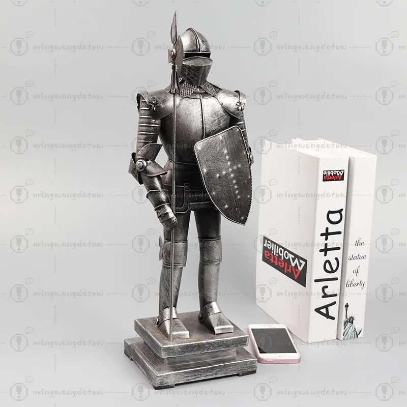 Medieval Roman Soldier Model Tin Crafts Nostalgic Armor Man Window Cabinet Collection Decorative Vintage Ornament