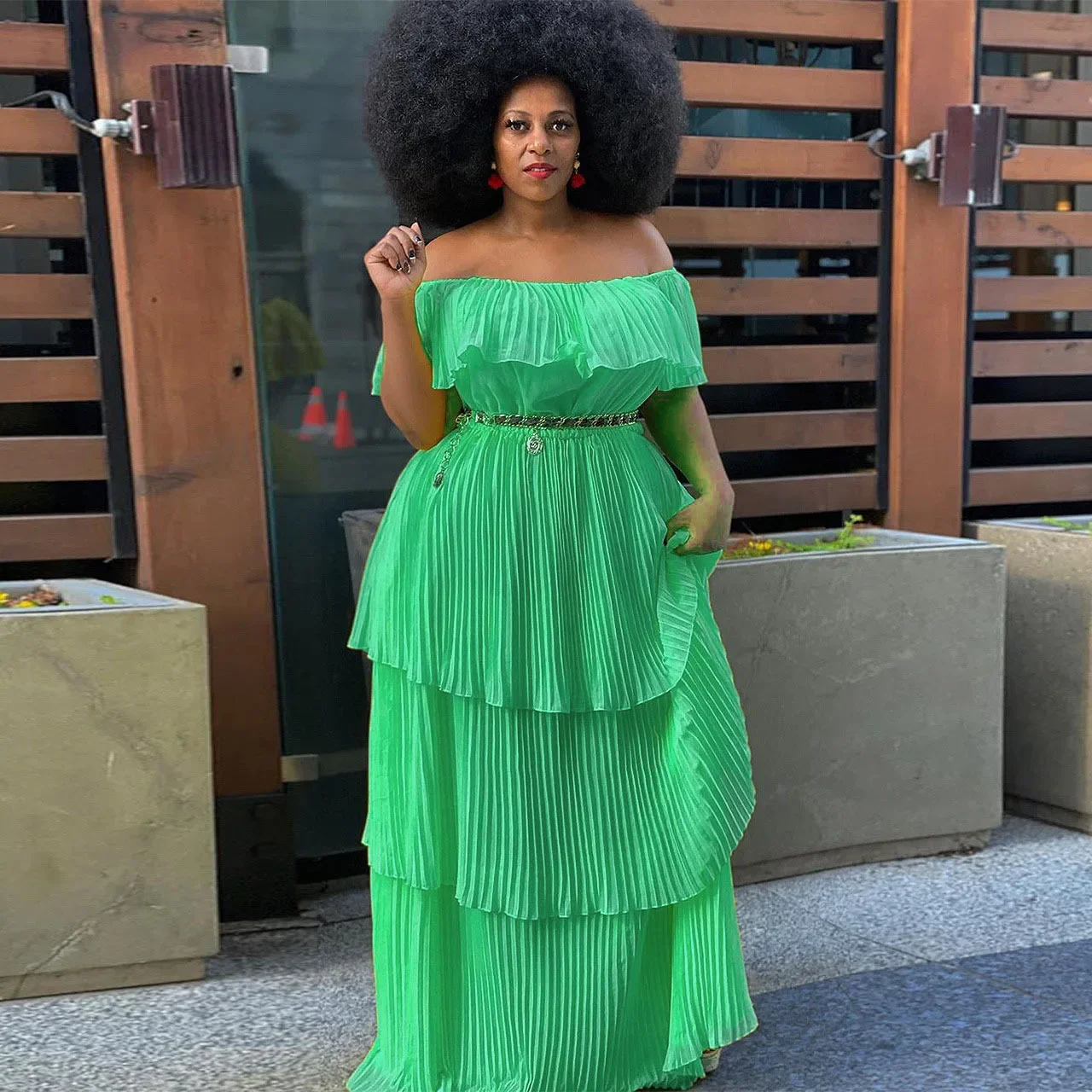 Plus Size Party Dress Women Solid Off Shoulder Pleated  Fashion Chiffon Elegant Maxi Dresses 2025 Wholesale Dropshipping