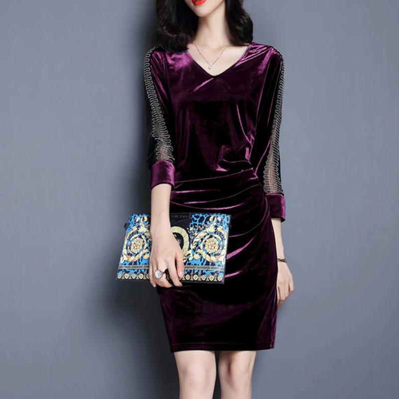 

Женское бархатное платье-мини с длинным рукавом и V-образным вырезом