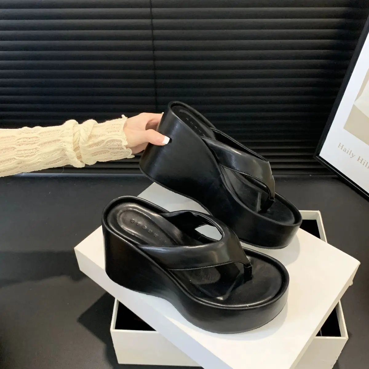 2026 New Design Summer Chunky Woman Slippers Fashion Platform Wedges High Heel Silvery Ladies Shoes Zapatillas De Mujer view 5
