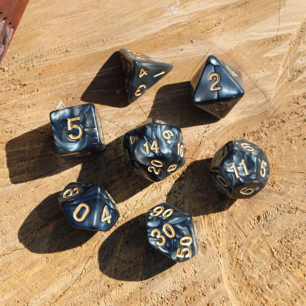 7Pcs/Set Pearlescent Black Dice for DND Dungeons and Dragons Table Games D&D RPG Tabletop Roleplaying