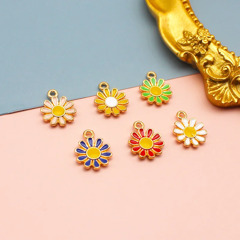 20 Pcs/lot Fashion Small Daisy Pendant Making Accessories Charms For Women, Earrings/Necklace Handmade DIY Jewelry Wholesale