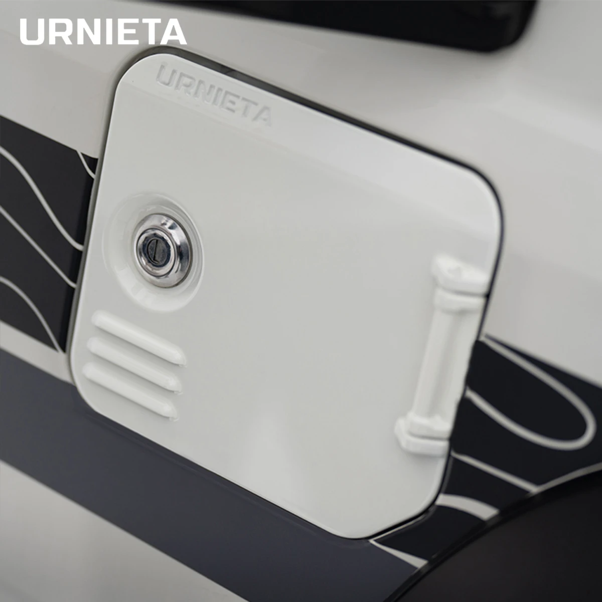 URNIETA Black Fuel Tank Door Lid for Toyota Land Cruiser 70 Series LC71 / LC76 / LC78