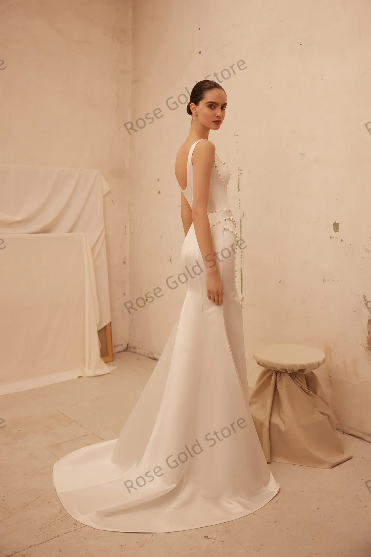 여성을위한 우아한 인어 웨딩 드레스 스테인 ​​칼라 진주 신부 가운 백리스 사이드 슬릿 로브 드 Soriee 맞춤형