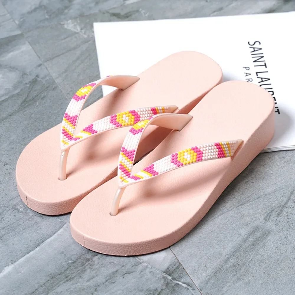 

Women Slippers Summer Outside Slope Heel Flip Flops Women Fashionable Beach Shoes Casual Vacation Outdoor Slippers Pantuflas