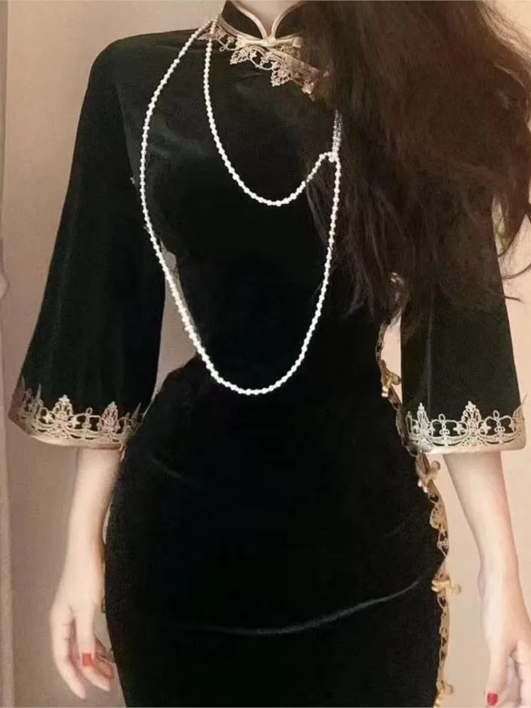 

Velvet retro-styled large-sleeved cheongsam dress