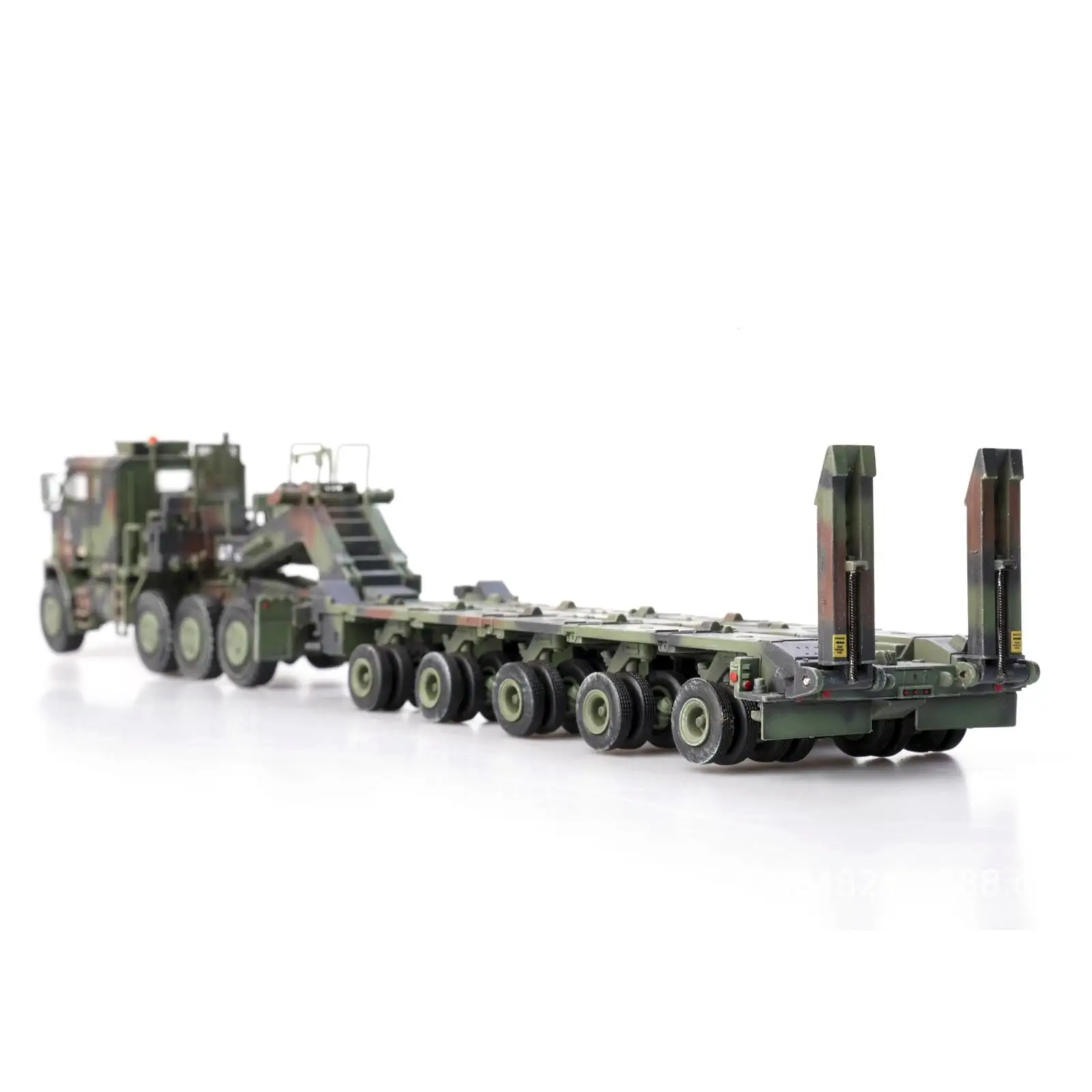 

1:72 Scale M1070 Heavy Equipment Transporter Display Ornaments Tank Transporter Model for Children Girls Kids Boy Birthday Gift