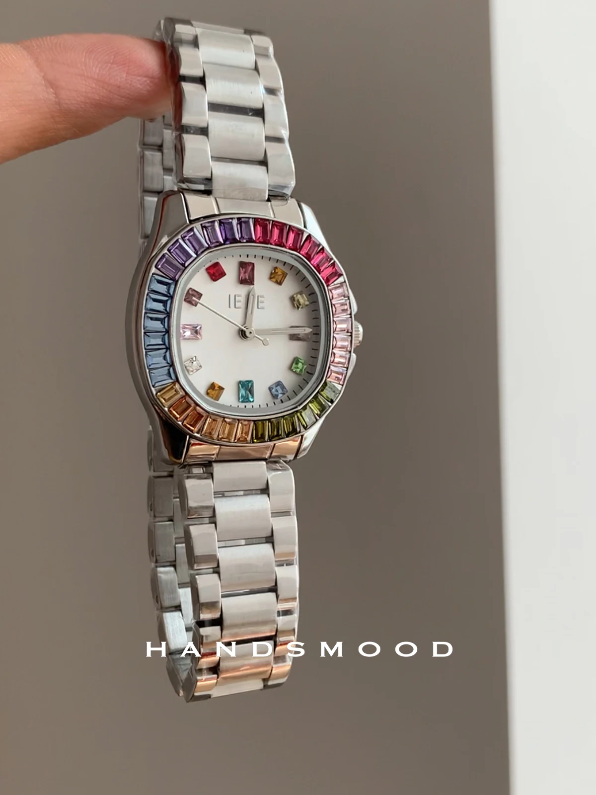 New stylish quartz watch design for 2026, fashionable, casual, versatile women's watch, a high-end selection of watches.