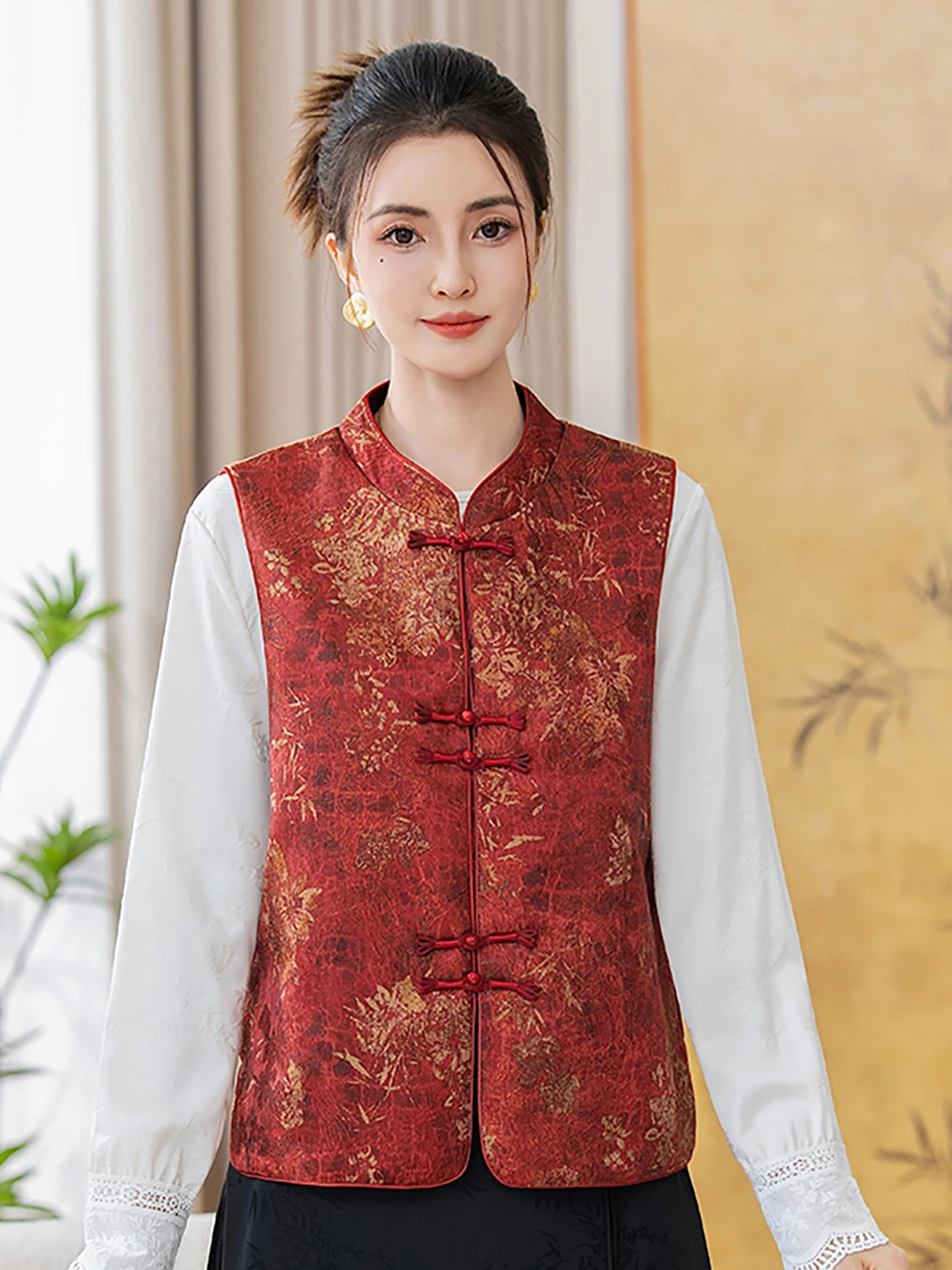 New Chinese Style Mom Vest 2026 Autumn Winter New Embroidered Jacket Floral Vintage Shoulder Pad Women's Vest Fashionable Ver...