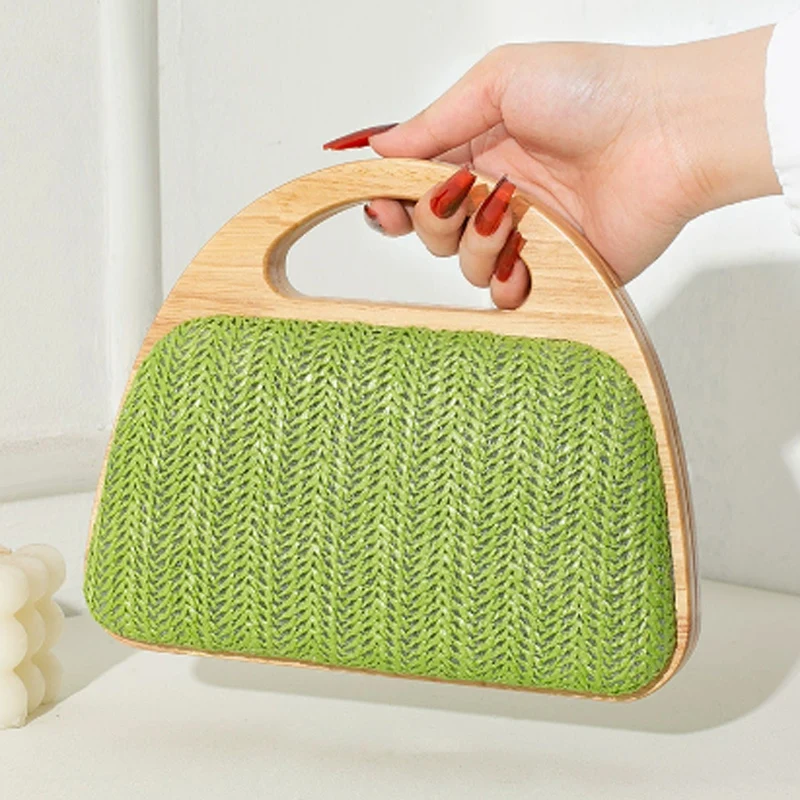 

2025 new women's solid wood clip on dinner bag woven straw handbag chain crossbody bag box bag
