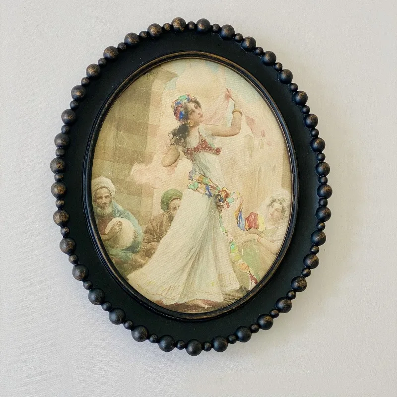 

Medieval black oval picture frame retro black gold round bead resin photo frame decorative oil painting frame photo wall combina