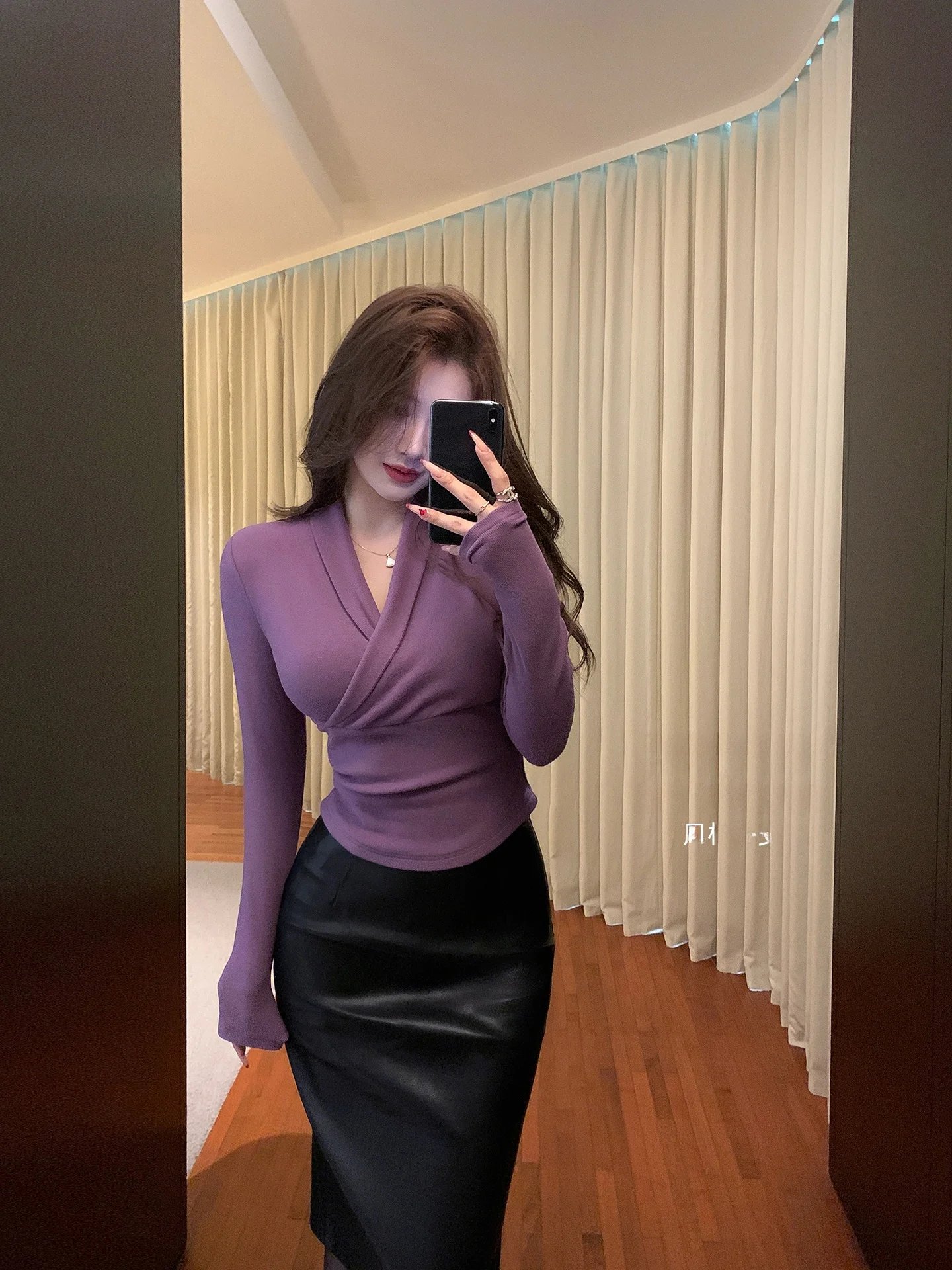 

Женская облегающая футболка с V-образным вырезом для осени и зимы, базовая модель, высококачественная, может использоваться как верхняя одежда, с завышенной талией