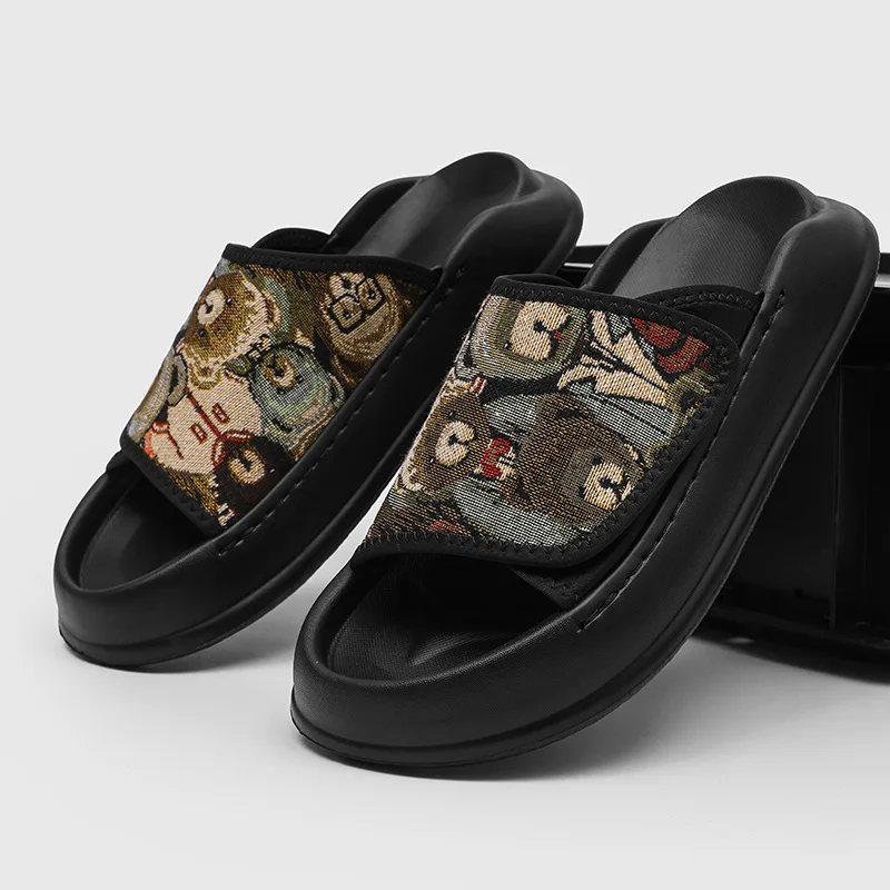 Walking Comfort Luxury Brand Lightweight Fashion Home Slippers Summer Slippers Mens Shoes Casual Beach Sandals Outdoor Slides