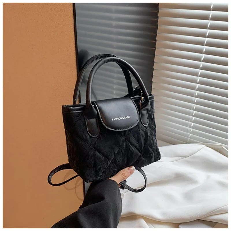 

Fashion Lightweight Simple Ladies Shoulder Bag, Large Capacity Durable Classic Ladies Crossbody Dumpling Bag