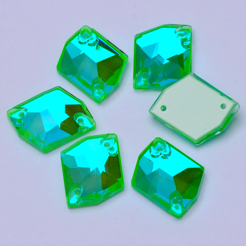 Cosmic K9 Trilliant Glas-Strasssteine mit abgeschrägter Rückseite, elektrisch glänzende Farben, aufnähbare Kristalle für Kleidungszubehör – Detail 7