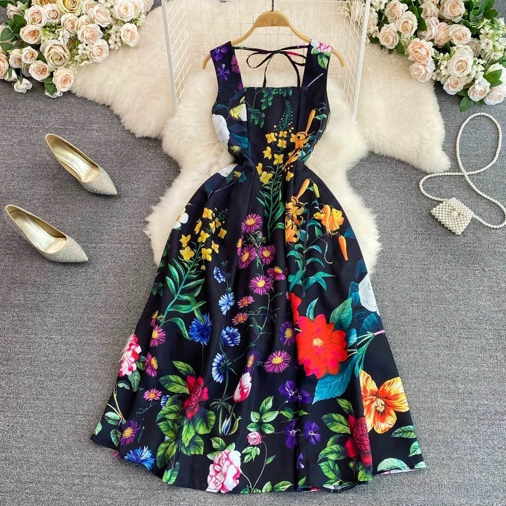 

French haute tea for summer fashionable and elegant, slimming and slimming. Sleeveless, waistless print with A-line dress