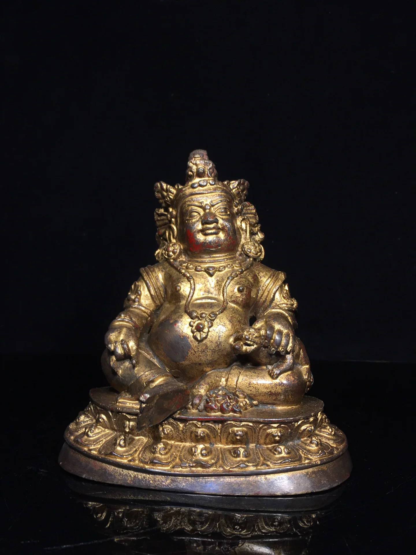 Rare Old Exquisite pure copper statue of the Yellow Wealth Buddha, finely crafted, with an aged patina
