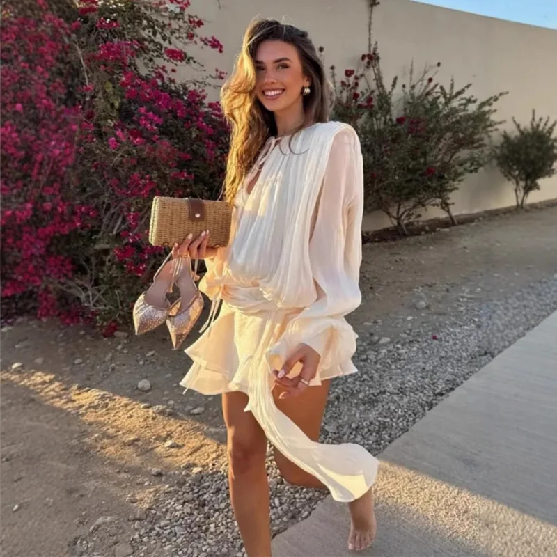 فستان قصير أنيق مكشكش بأربطة للنساء 2025 فستان حفلات مطوي بأكمام واسعة ورقبة مستديرة بلون سادة ملابس للإجازات جديد