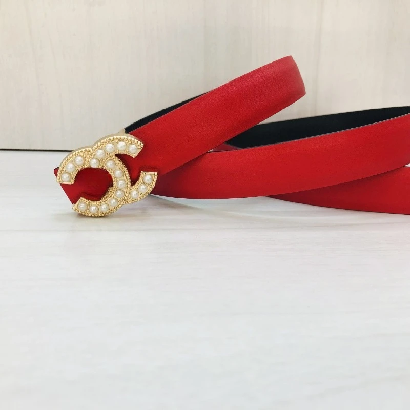 フランスの高級感とミニマリストな女性用ジーンズベルト、カジュアルでファッショナブルな万能ベルト、スムーズなバックルベルト