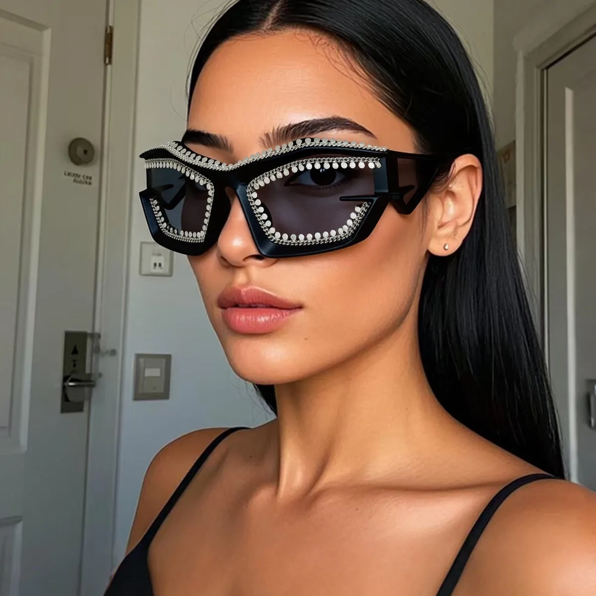 

Роскошные женские солнцезащитные очки y2k, 2024, винтажная модная оправа специальной формы, популярные уличные панк-оттенки UV400, люнеты de Soleil