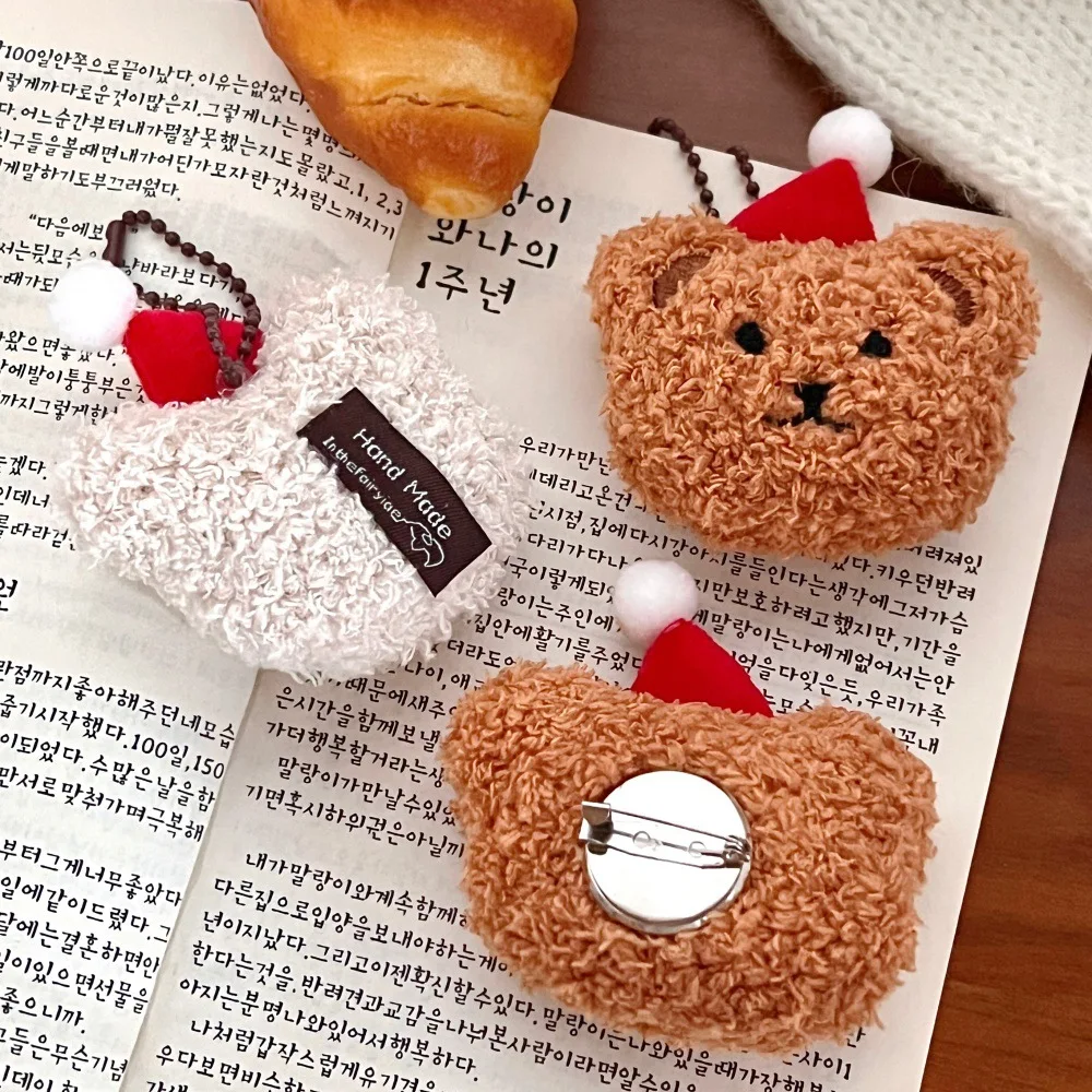 2 قطعة قبعة عيد الميلاد الجديدة لطيف دمية دب قلادة بروش تنوعا ملحق صغير المفاتيح ظهره قلادة تزيين