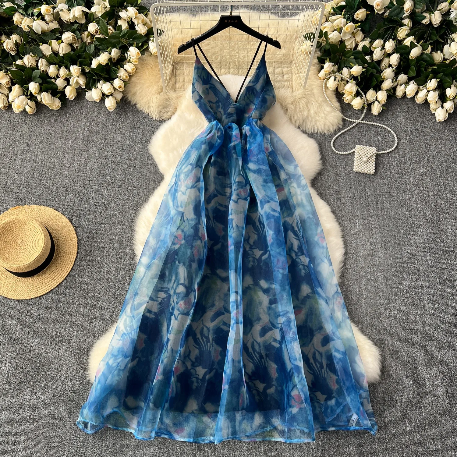 

Party Dress Female Sexy High-end Lady Style Hollowed Out Backless Suspender with Waist Cinched Organza Puffy Dress