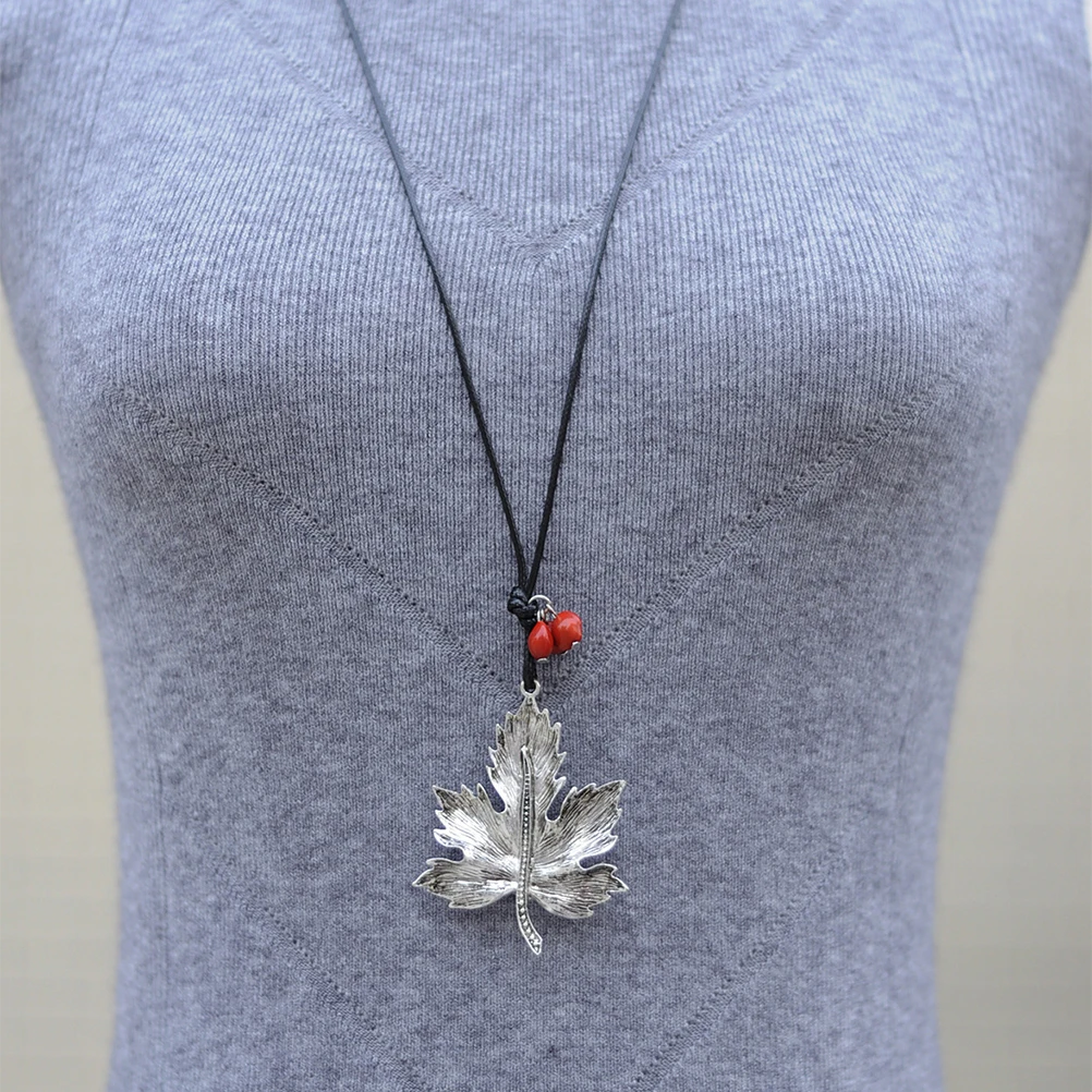 

Retro Maple Leaf Necklace Long Vintage Sweater Chain Women Fashion Durable Alloy Material Rustless Jewelry Accessories