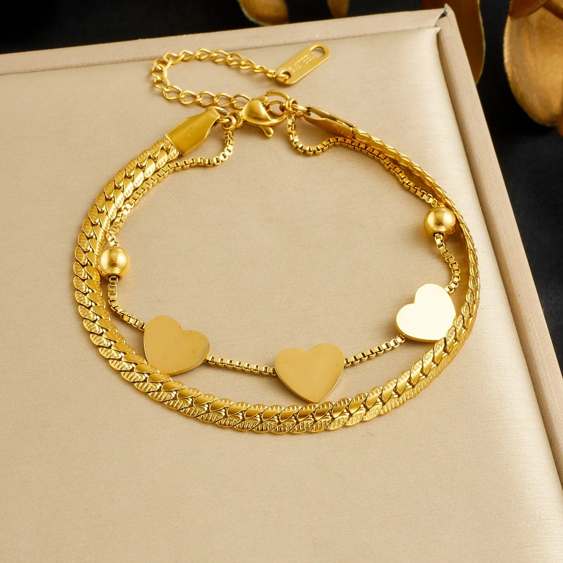 Edelstahl Goldene Verbindung Herz Schlangenknochen Doppelschicht Armband Damen Klassisches Wasserdichtes Handgelenk-Kettenschmuck