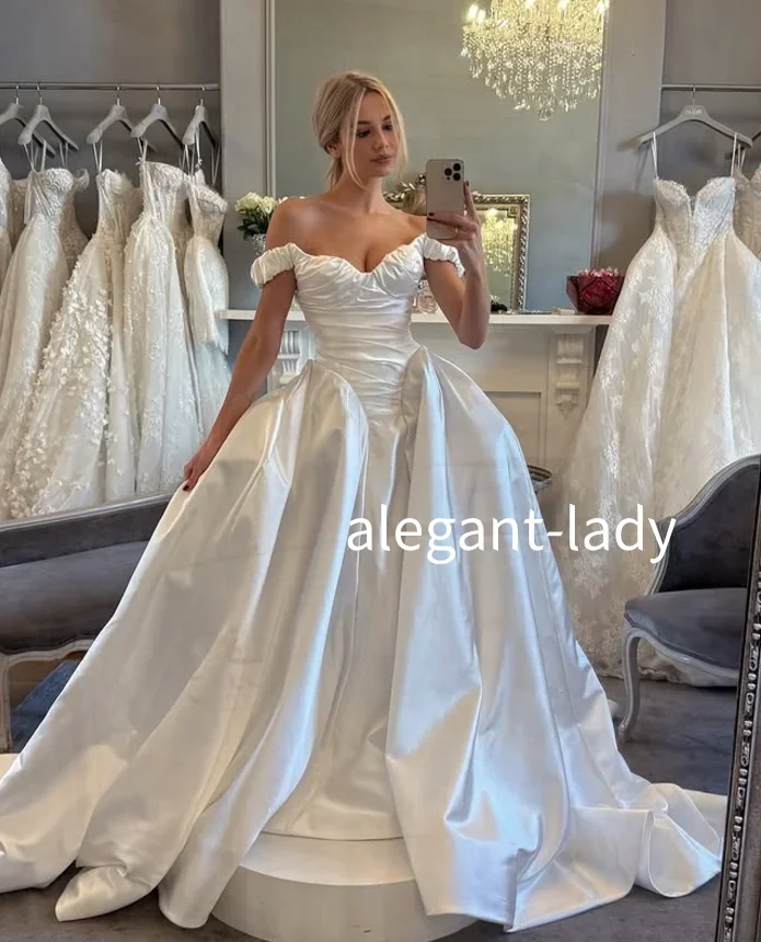 

Fashion Satin Strapless Wedding Dresses v Neck Bust Victoria Strap Train Bridal Gowns Customized Formal Occasion Bridal Gowns