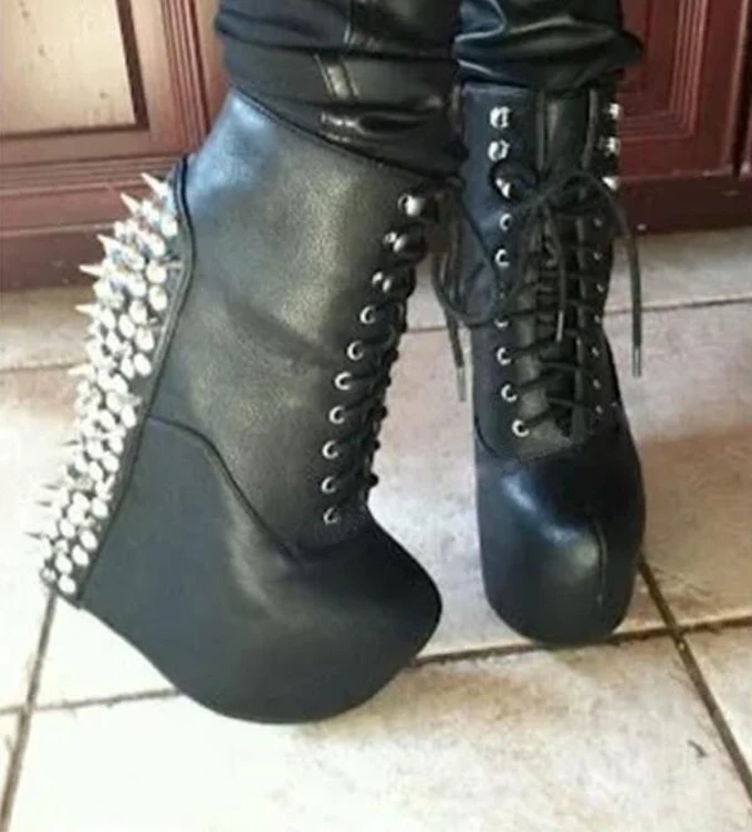 فاسق الأسود الصليب الدانتيل متابعة المسامير الظهر ترصيع حذاء من الجلد إسفين منصة مثير المسامير روك أحذية امرأة Zapatillas Mujer