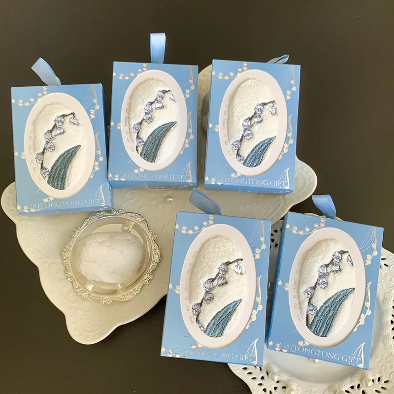 

New Handheld Gift Towel for Bridesmaids Flower Embroidery for Babies Full Moon Small Items Wedding Gift Womens Day Small Gift