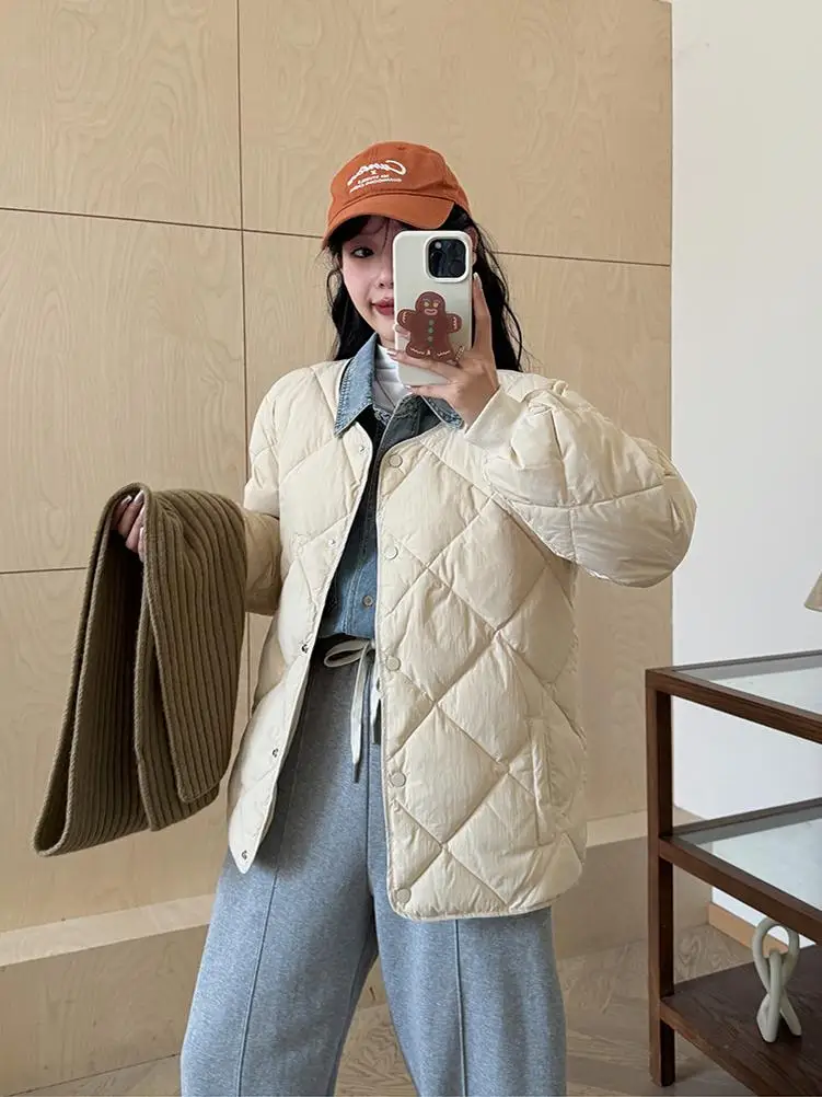 

Uniko Women's Loose Fit Lightweight Du down Jaet Korean Sle Straight Cut Quilted Pattern Small Size Outerwear