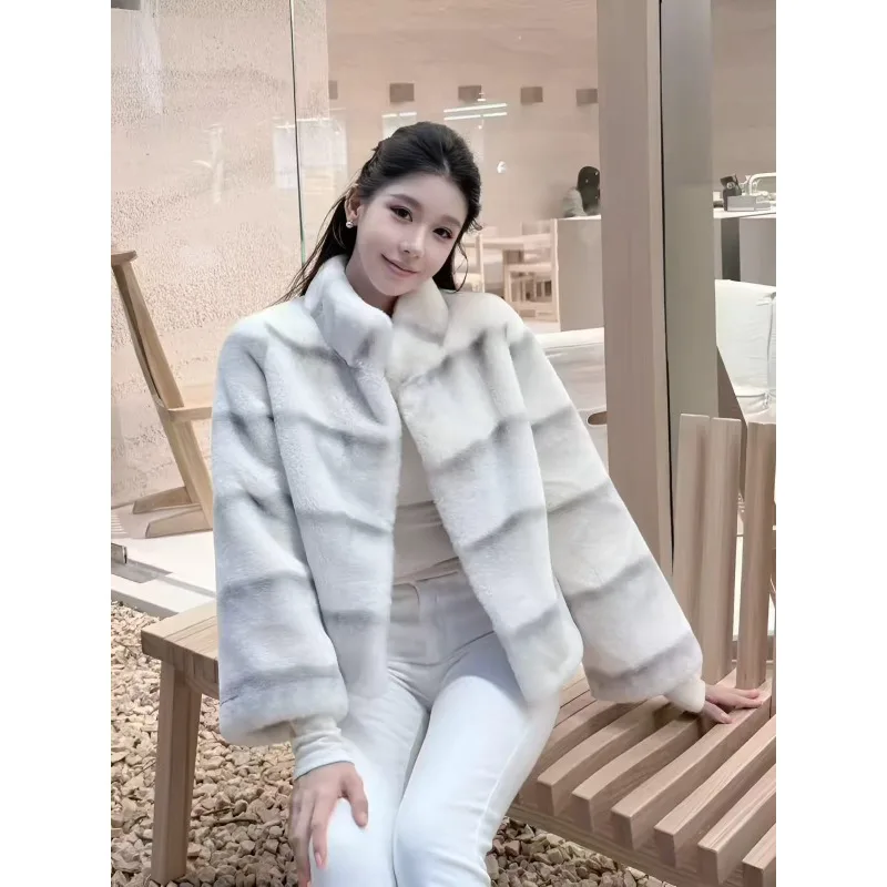 New Women's Winter Faux Fur Coat, A Stand-up Collar, Striped Patchwork Thickened Warm Plush Mid-length Fashionable Beautiful Top