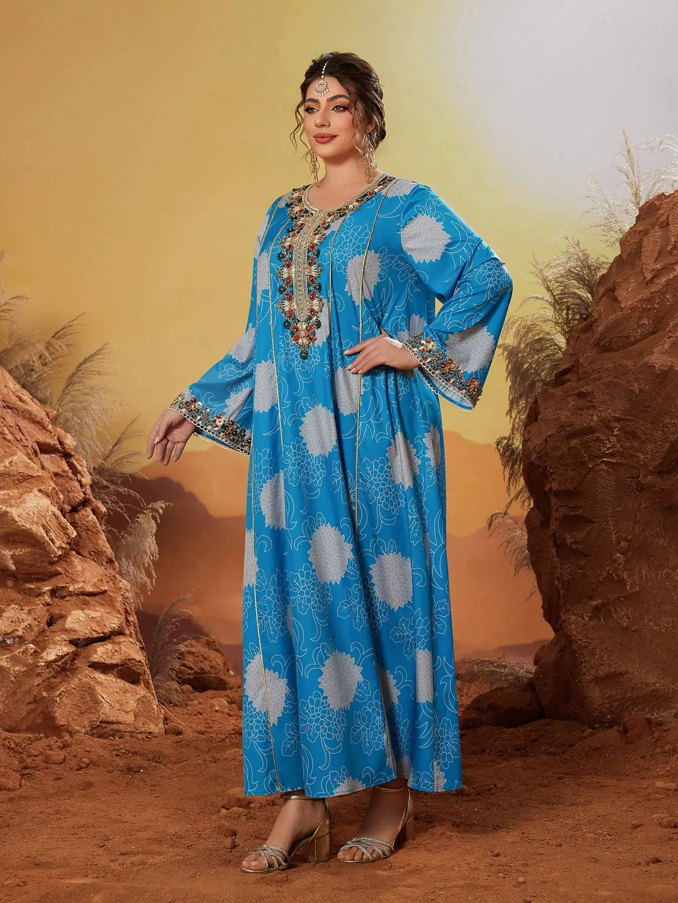 New elegant V-neck robe with bubble beads, ribbon lace printed Middle East robe.